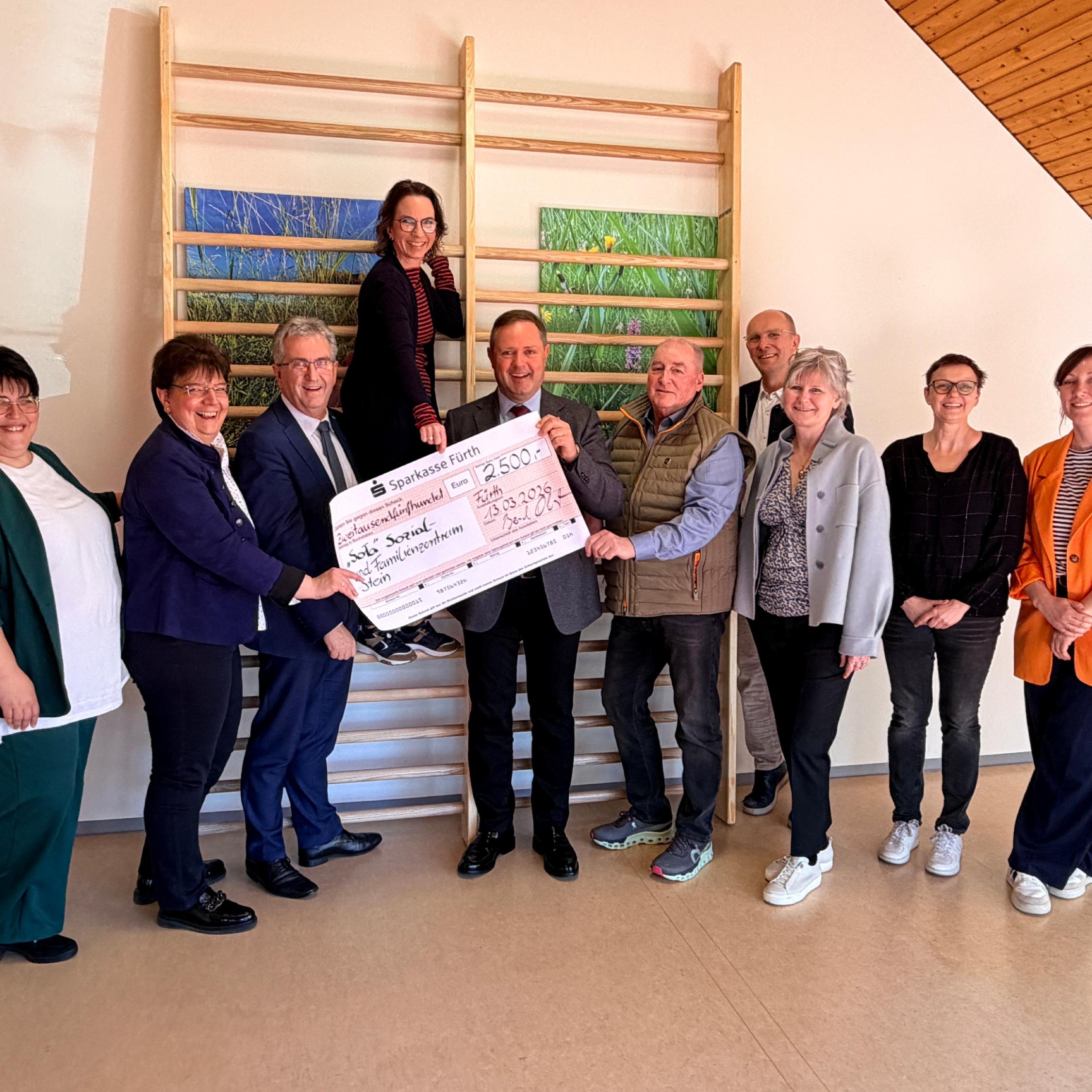 26-03-13 Spendenübergabe Sozial- udn Familienzentrum Stein - Foto Roland Beck