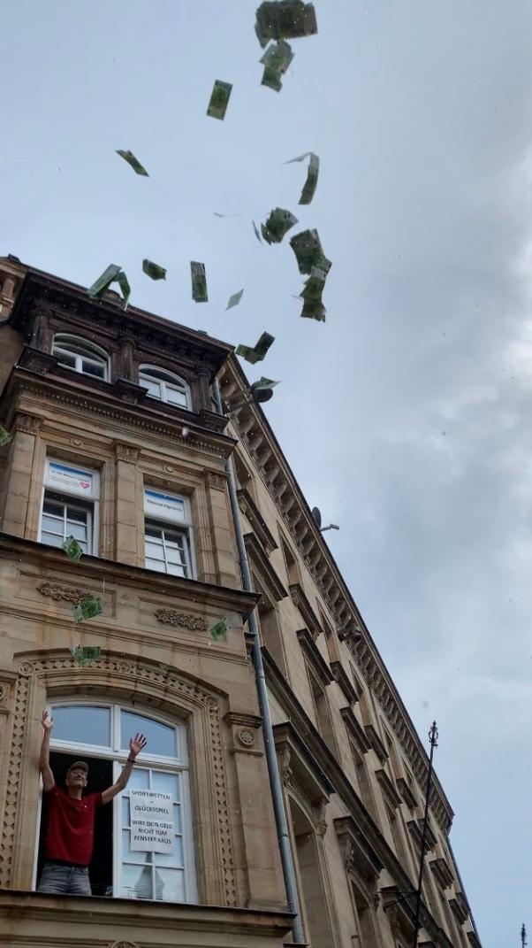 Aktion 'Wirf dein Geld nicht zum Fenster raus'