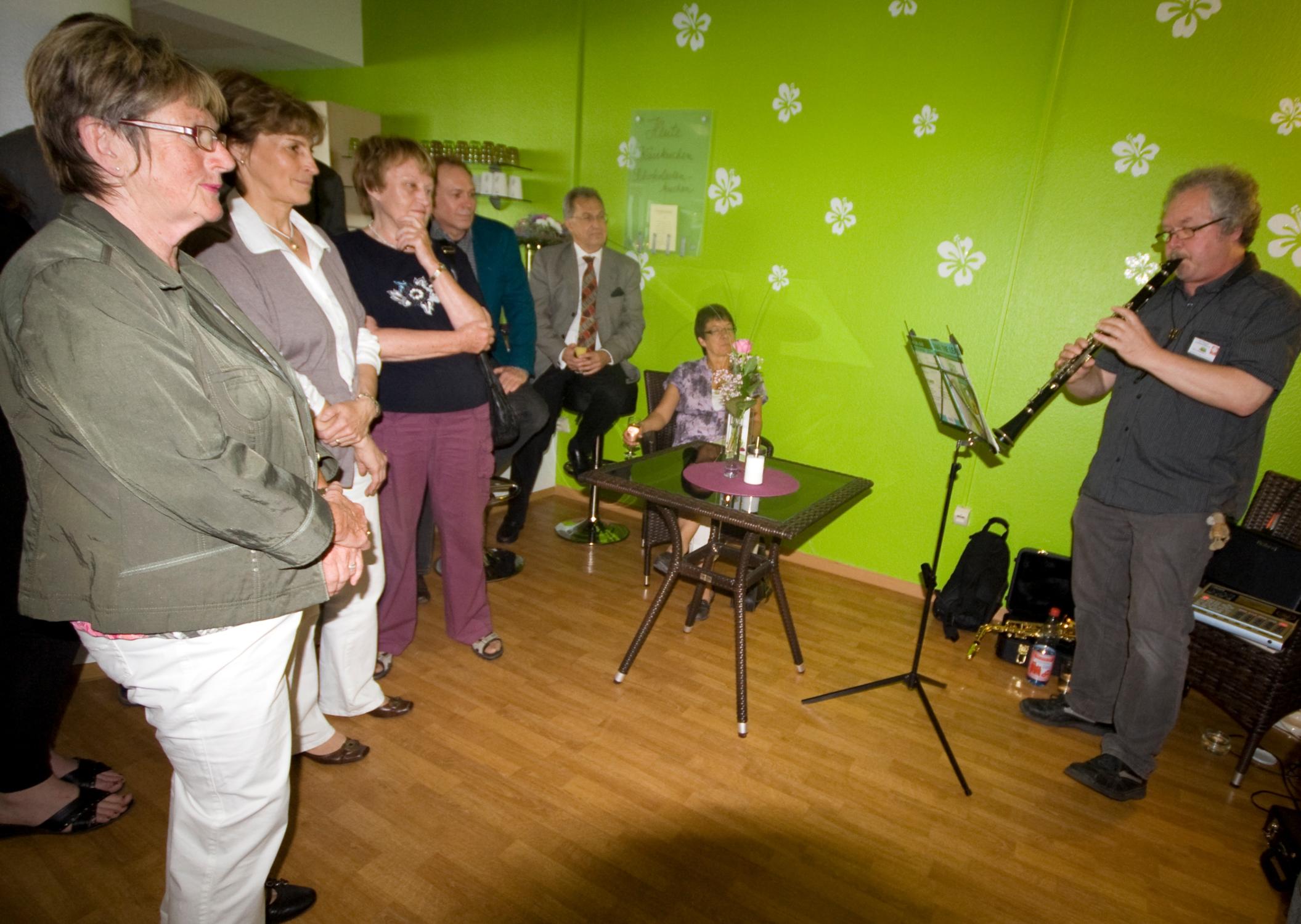 Diplom-Pädagoge Karl-Heinz Poppick mit Publikum