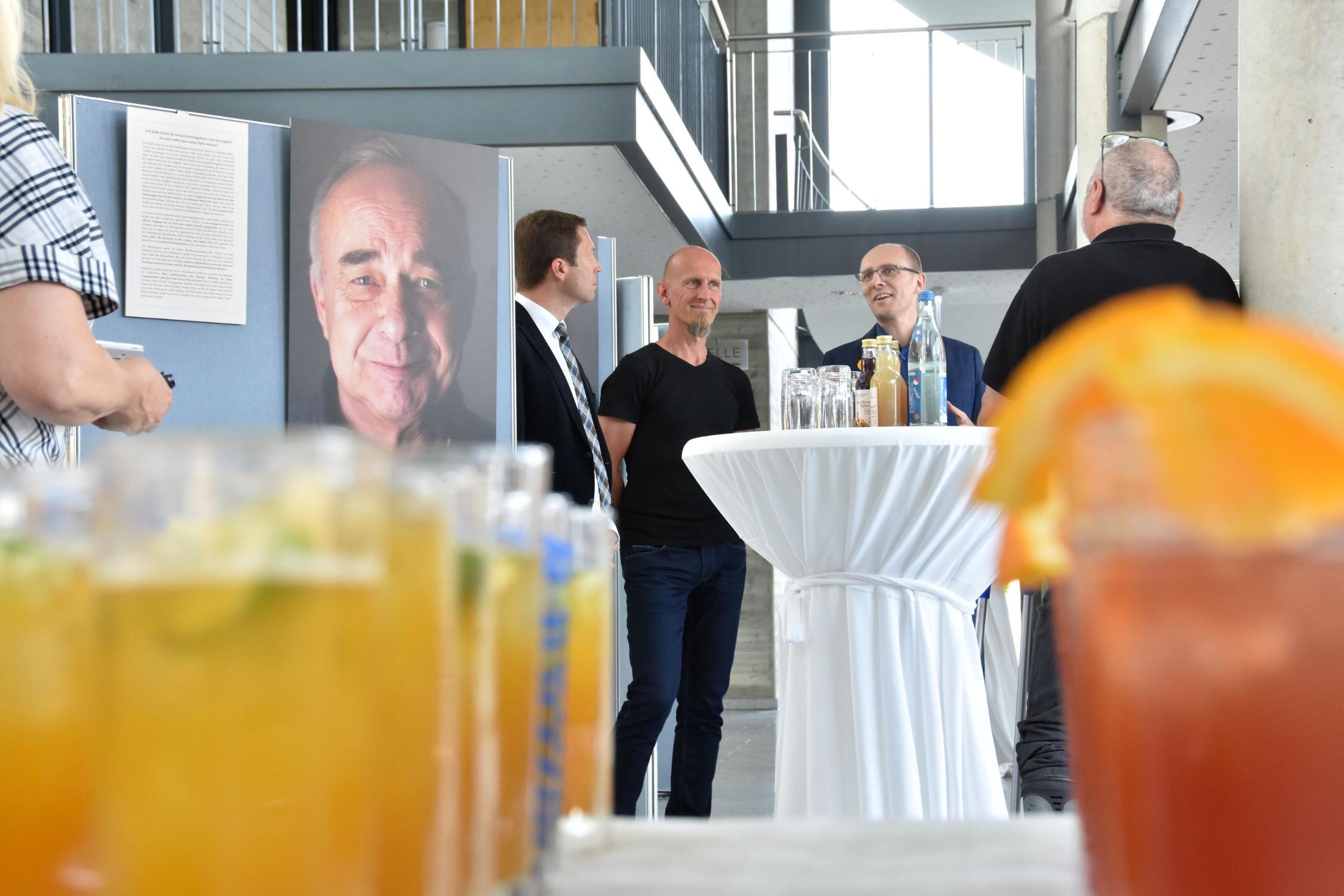 Neue Blickwinkel auf Sucht und Hilfe zur Genesung