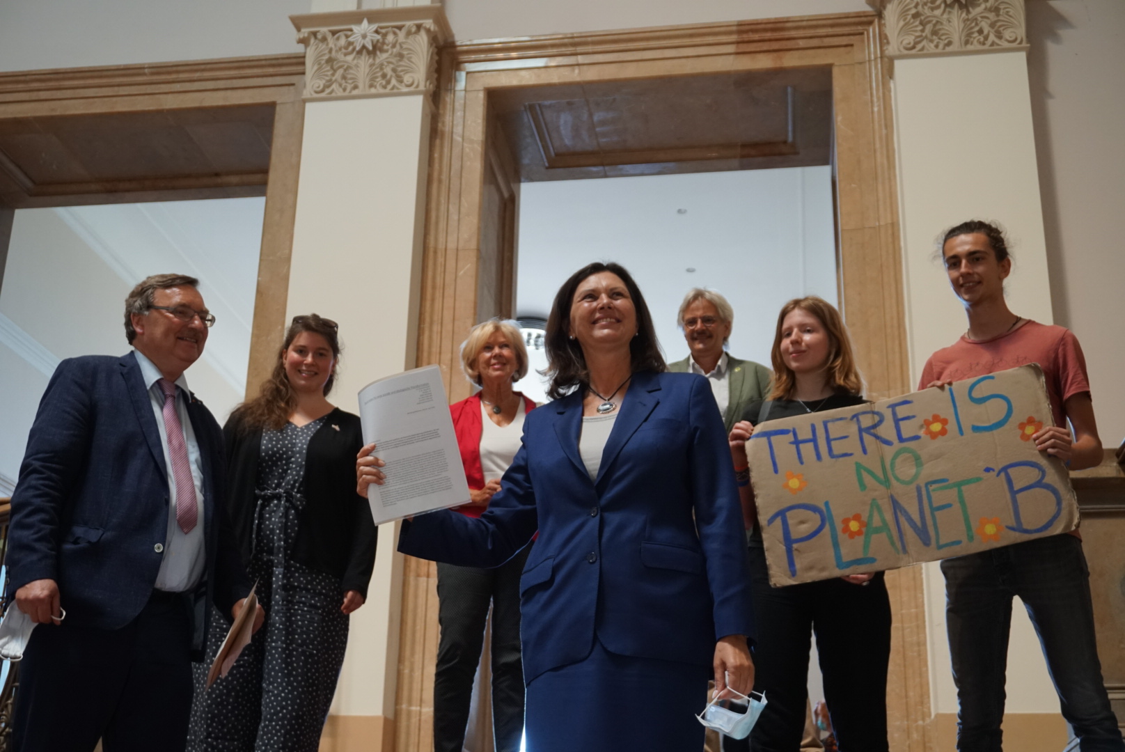 Übergabe der Petition 'Bayernplan für eine soziale und ökologische Transformation'