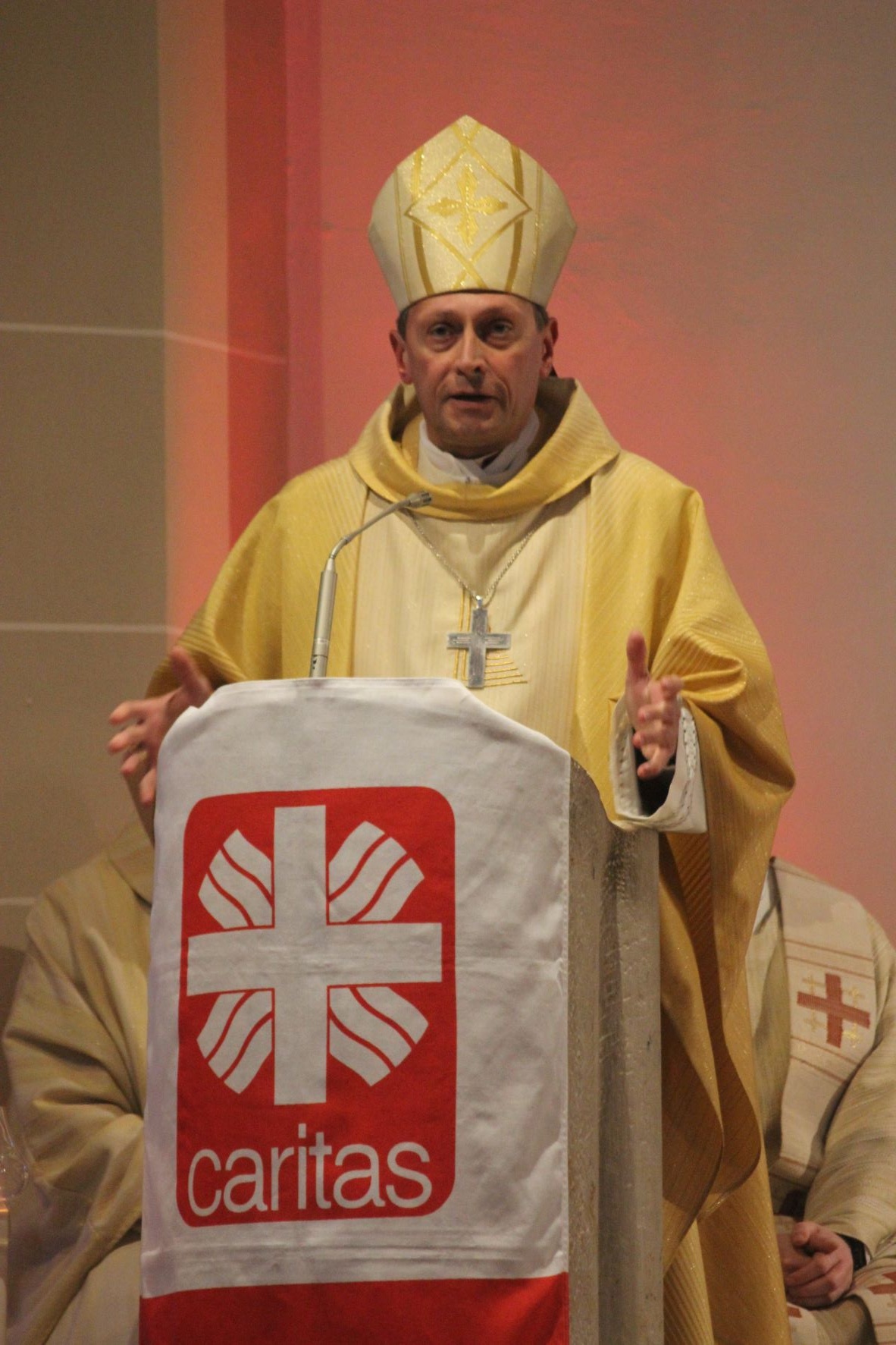 Weihbischof Gössl beim Welttag der Armen 2022